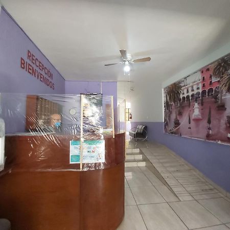 Hotel Los Arcos Penjamo Bagian luar foto