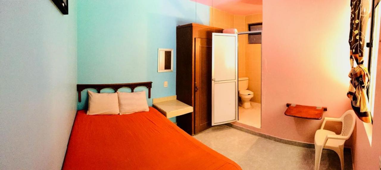 Hotel Los Arcos Penjamo Bagian luar foto