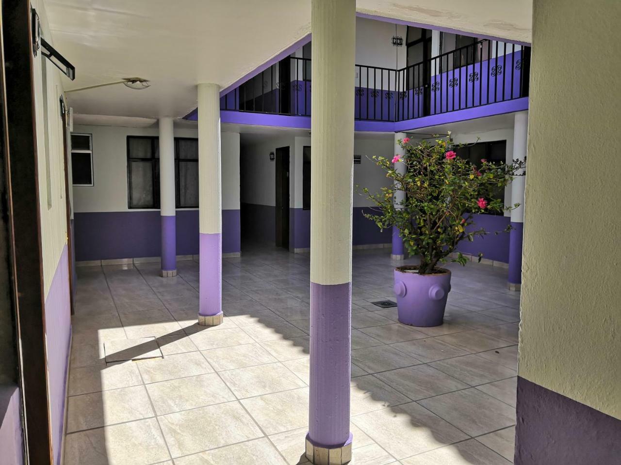 Hotel Los Arcos Penjamo Bagian luar foto