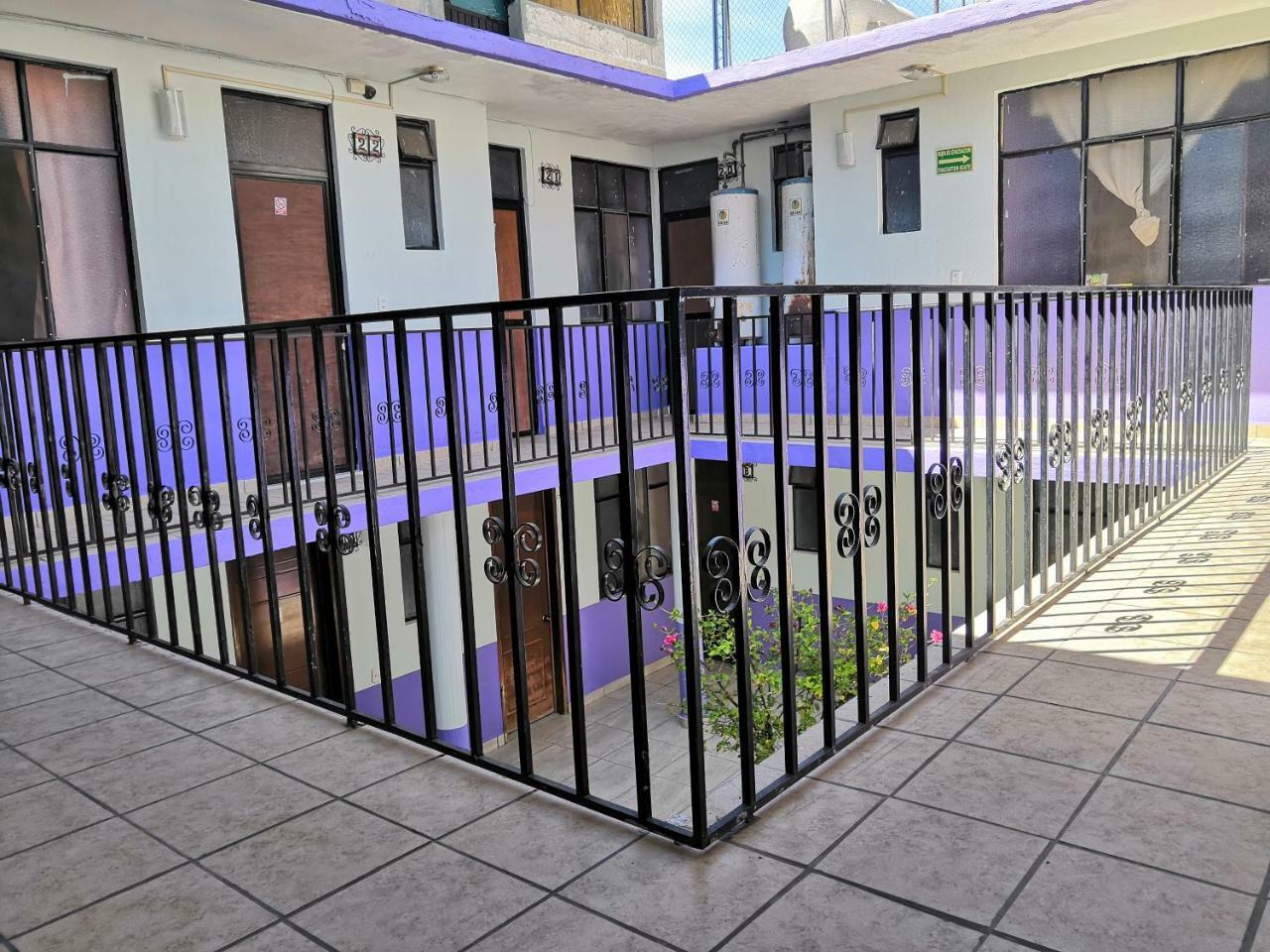 Hotel Los Arcos Penjamo Bagian luar foto